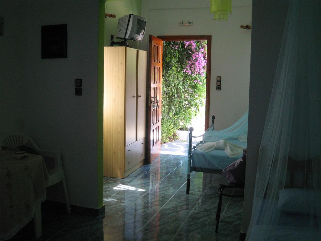 Maria Charalampaki Studios Skyros Bilik gambar