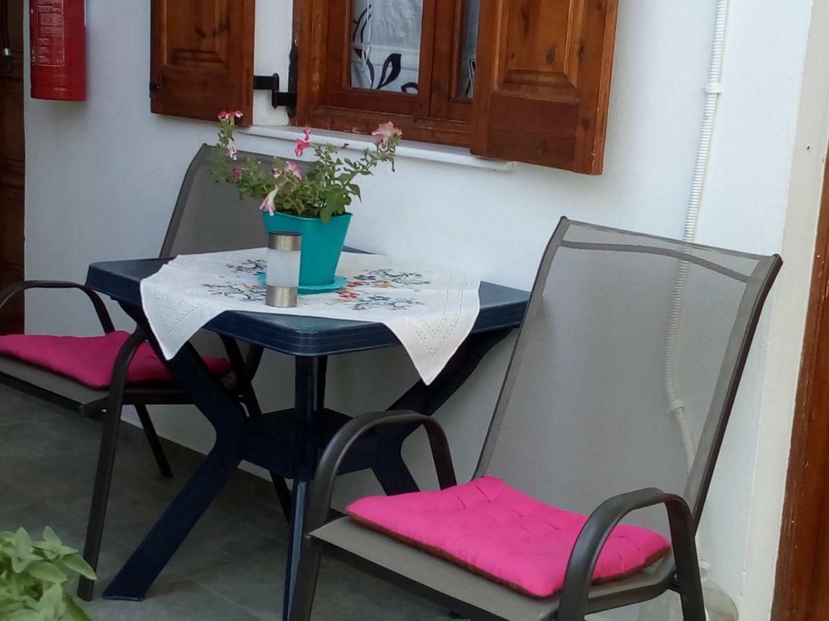 Maria Charalampaki Studios Skyros Luaran gambar